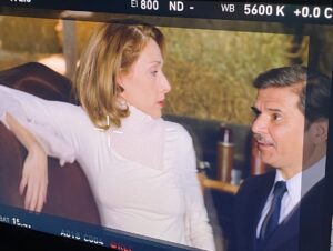 Carla Pandolfi Instagram - 🎬 D e S B a R R a n C A d A

Pasó la ultima jornada de un rodaje corto, complejo, exigido, apremiado, corajudo, heroico por culminarlo en estos tiempos y lleno de astucia cómo nos caracterizamos lxs Argentinxs (en particular a todo éste equipo) que lo dio todo y más 🇦🇷🙌🏼🤍
Gracias por el cine, gracias por lo colectivo, gracias por la garra!!! Lxs ❤️
.
.
.
.
Dirección @guadalupe.yepes 
Guion: @guadalupe.yepes @laus_santoro 
Dirección de fotografía-cámara @hugocolace_adf @fede.graf @micuvila @pityloco22 
Dirección de Arte @rodopagliere @ezendelman @landradoy #helena @laruedaquegira 
Dirección de sonido @mdgalimany #maria 
Dirección de Vestuario @a_de_analia @ana.ines.nava 
Dirección de caracterización (make up y pelo)
@estudiojorgepalacios @leo.castano.ok 
Asistencia Dirección @sergiosuarez01 @bernbronx @kuttycanteros 
Producción @kimberlyy.olsen @nestor.s.sotelo.9 @guadalupe.yepes @lucila.iaizzo loreregue #dani #mauro #male 
Catering @napulegastronomia @catering_prisila 
Foto fija @alejovelazquezmosqueira 
Elenco @luismachinok @ppmonje @franandradeok @cori_rom @scarpetta_gilda @nachogadano @federico.liss @elviraonetto @jorgentileok @danivalenzuela @segademario @guilleenz @melisasolari 
.
.
.
.
.
.
.
#cinenacional #cineargentino #desbarrancada #trhillerpsicologico #gina #1977 #ficcionargentina #cineunido #resistencia @tpagencia