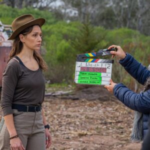 Carla Pandolfi Instagram - 🌎La segunda temporada de #TierraIncógnita llega el 
13 de diciembre a @DisneyPlusLA.
-
-
El Espanto viene por todos💀
Prepárate para terminar el año un poquito más ESPANTADO…..🧟‍♂️🧌👻👻👻
-
-
Carrete popurrí con fotos de rodaje, back y la última cuidado  qué hay mucha suelta últimamente 🙄👻
-
-
-
-
-
#disneyplus #seriejuvenil #emmy #terror #serieterror #serieacción #kidsliveaction #actress #actrizargentina🇦🇷 #carlapandolfi #tierraincógnita #13dediciembre #seriesdisneyplus #estrenomundial