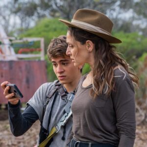 Carla Pandolfi Instagram - 🌎La segunda temporada de #TierraIncógnita llega el 
13 de diciembre a @DisneyPlusLA.
-
-
El Espanto viene por todos💀
Prepárate para terminar el año un poquito más ESPANTADO…..🧟‍♂️🧌👻👻👻
-
-
Carrete popurrí con fotos de rodaje, back y la última cuidado  qué hay mucha suelta últimamente 🙄👻
-
-
-
-
-
#disneyplus #seriejuvenil #emmy #terror #serieterror #serieacción #kidsliveaction #actress #actrizargentina🇦🇷 #carlapandolfi #tierraincógnita #13dediciembre #seriesdisneyplus #estrenomundial