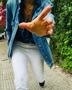 Carla Pandolfi Instagram - Octubre autárquico ✨✨✨

1- 4x4
2- Sin vos no soy nada
3- Por eso pásame uno yaaaa
4- La perfección no existe, pero el amor si 🙌🏼❤️🍲
5- Su viaje a la Luna
6- Convicción de Campeones
7- Próximamente 🎬
8- 💸🥑 Dólar Palta 
9- Se ha dicho
10- Acá te espero pues: Comienzo de Temporada