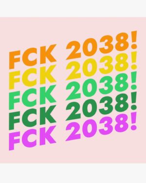 Carla Reemtsma Instagram - Heute hat die GroKo mit ihrem Kohlegesetz im Bundestag (mal wieder) gezeigt, dass an ihren Pseudo-Bekundungen zum Klimaschutz nichts, aber auch gar nichts dran ist. Der Kohleausstieg 2038 macht das Einhalten das Pariser Klimaabkommens unmöglich. Er sorgt für die Zerstörung von dem Zuhause von Menschen in sieben weiteren Dörfern, die für den Tagebau abgebaggertwerden sollen. Er widerspricht der energiewirtschaftlichen Realität. Er macht Kohlekonzernen Milliardengeschenke. 
So weit, nichts Neues. Aber: Sie tritt den gesellschaftlichen Konsens für einen schnellen Kohleausstieg und eine gerechte, paris-kompatible Klimapolitik mit Füßen. Sie zerstört das letzte Bisschen politischen Vertrauens Hunderttausender, was irgendwie trotz der ungezählten Enttäuschungen überdauert hat. 
Im Januar 2019 waren wir enttäuscht von den Ergebnissen der Kohlekommission, aber haben in der Folge die größten Proteste seit Jahrzehnten organisiert. Das gesellschaftliche Bewusstsein für Klima und der Wunsch nach echter Klimapolitik ist heute groß wie nie zuvor. Wir haben die (sowohl klima-, als auch wirtschafts- und energie-) wissenschaftlichen Stimmen auf unserer Seite, wenn wir einen schnelleren Kohleausstieg fordern. Und trotzdem beschließt diese Regierung ein Gesetz, was jeglichen wissenschaftlichen und gesellschaftlichen Halt vermissen lässt. Das fühlt sich, ehrlich gesagt, richtig beschissen an. How dare you? Das hoffnungsvolle Vertrauen in diese GroKo war einmal. Dieses Gesetz heißt nicht, dass die fossile Lobby über uns gesiegt hat. Es heißt für uns nur, dass wir aufhören werden, an Minister und Abgeordnete zu appellieren, nur um wieder und wieder enttäuscht zu werden. Es ist eine Kampfansage an alle klimabewegten Menschen und wir sagen #FCK2038. Wir werden den Kohleausstieg selber machen, denn wir müssen besser heute als morgen raus aus der Kohle & dabei hilft jeder Tag. 💥✊

PS: Weil wir so viel über den Kohleausstieg reden, klingt es oft nach Symbolpolitik. Ist es aber nicht. Die Verstromung der Kohle bis 2038 setzt so viele Emissionen frei, dass sie das 1,5-Grad-Ziel unmöglich macht. Just saying.