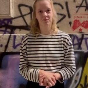 Carla Reemtsma Instagram - Carla Reemtsma aus der Klimabewegung schickt und Unterstützung für den Kampf gegen Vonovia, Deutsche Wohnen & Co.! 🔥🫶