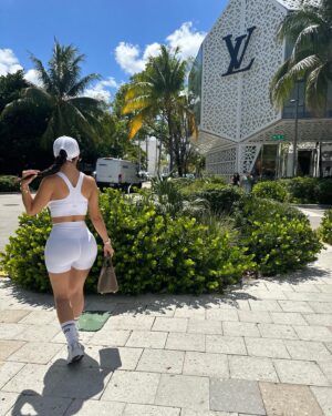 Carla Talon Instagram - It’s different when i do it🤍