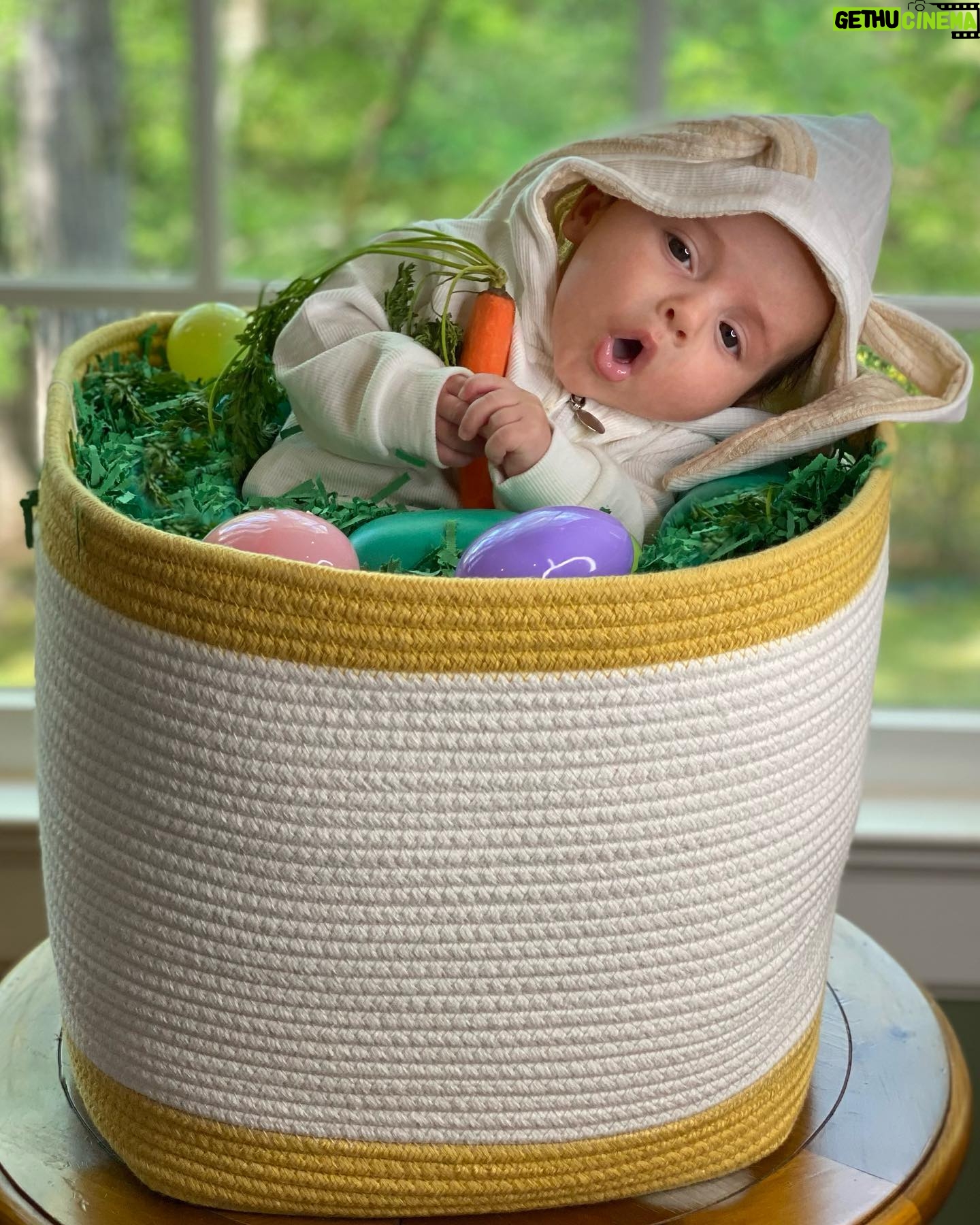 Carlee Baker - 93 Likes - Happy Easter, friends!! Today we learned that Anne Geddes, we are not 😂 but hey, it’s the thought that counts!
#beckettjones #littlelauzirika #annegeddes #happyeaster #hoppyeaster