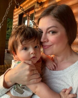 Carlee Baker Instagram - 3 mama & Jonesy pics within 18 hours. Day 2 of the mini trip.  6 pm, 7 am, 12 pm. This kid is pure magic. 💙