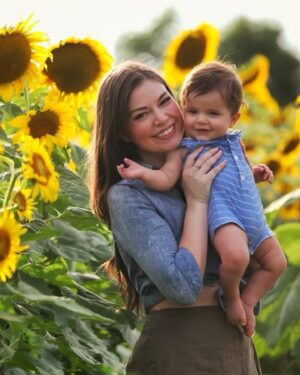 Carlee Baker Instagram - Spent some time in the sunflower field at @greggfarmpeaches this weekend - it was magical! 🌻🌻🌻