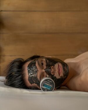 Carlo Aquino Instagram - Dirt, oil ang impurities? Ayaw natin nyan! Moisturize and exfoliate with @beautedermcorporation CharcoalCharmer 

 #beautederm
