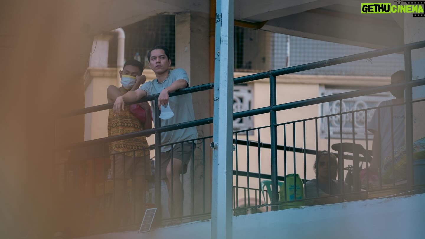 Carlo Aquino - 3 Likes - Nakanood na po ba ang lahat??
📸 @joshenvahnlee
#ThirdWorldRomance