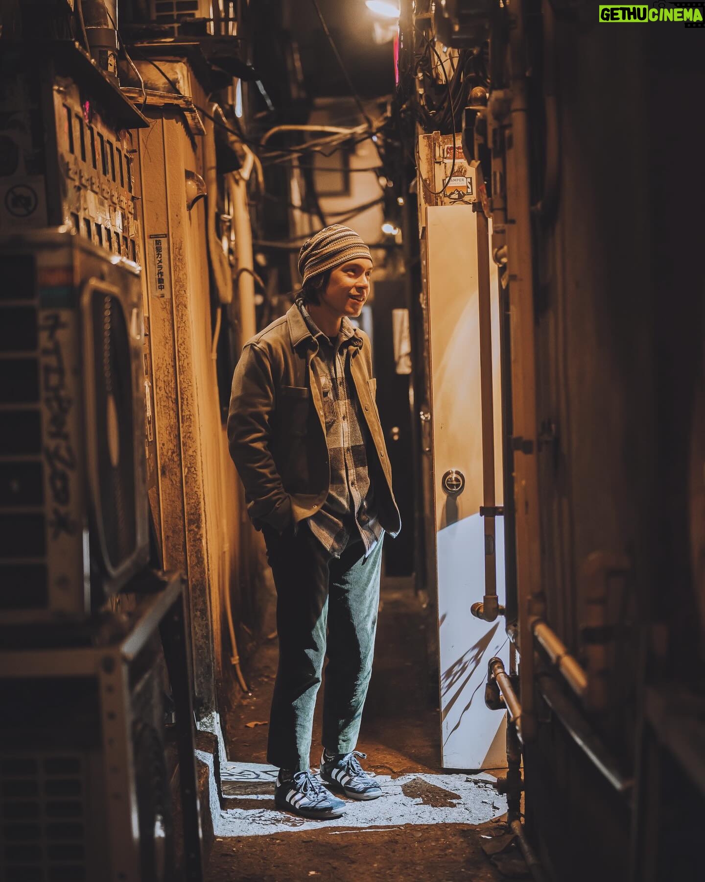 Carlo Aquino - 3 Likes - Heart soft, boundaries strong..
📸 @dsenadorphotography