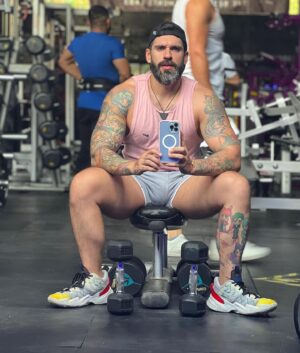 Carlo Villarreal Instagram - 90 kilos de carnitas