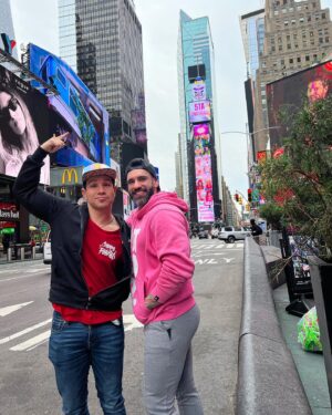 Carlo Villarreal Instagram - Poco a poquito siempre en equipo #lmd5. Te amo @brunoolvez