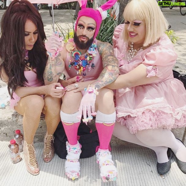 Carlo Villarreal - 6.8K Likes - La marcha del orgullo 2017 💖💗🎉 #pride #mexico
