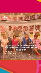 Carlos Calderon Instagram - 💬 Para @carlitoscalderon el matrimonio es un negocio en el que el CEO es Dios mientras que la pareja debe comprometerse a trabajar para salir adelante y prosperar JUNTOS. ¿Qué piensas sobre este tema que tuvimos en #EntreNosotras? 💒✨