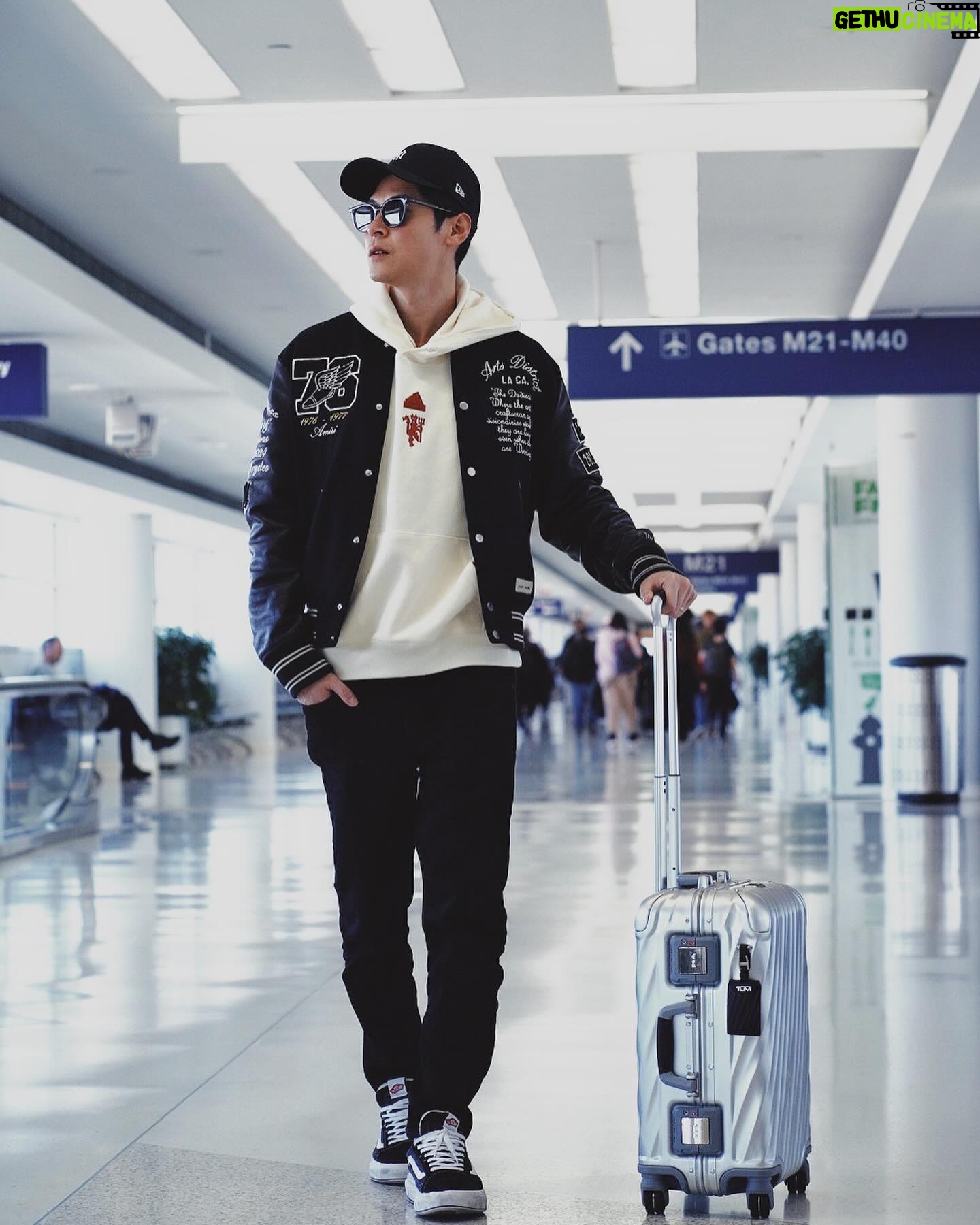 Carlos Chan Ka-Lok - 4.3K Likes - Missing my holiday✈️😎
—
@tumitravel #tumi #tumihk