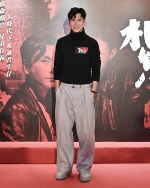 Carlos Chan Ka-Lok Instagram - 《紮職2》今日終於正式上映啦😎
好多人話等左好耐，我都係！
戲院見！🎬

#紮職2  @the.brotherhood.of.rebel_movie 
#英皇電影 
@emperormotionpictures 
#本地製作 @ngkinhung 
@mouthsky 
—
Stylist: @alicemapy @zegnaofficial 
Hair: @kenricksiu_hair 
Make Up: @khaki_yan