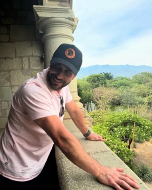 Carlos Ferro Instagram - La mejor manera de describir un viaje hahaha . 
.

🫶

@cprimatesta