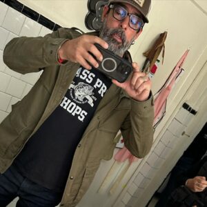 Carlos Ferro Instagram - Así se comienza y así se termina. #DQMTO 🎥
-
Ame reírme cada segundo con ustedes. 😂🥰. 
- 
Fotos para el Sat por @chavacartas  hahaha
