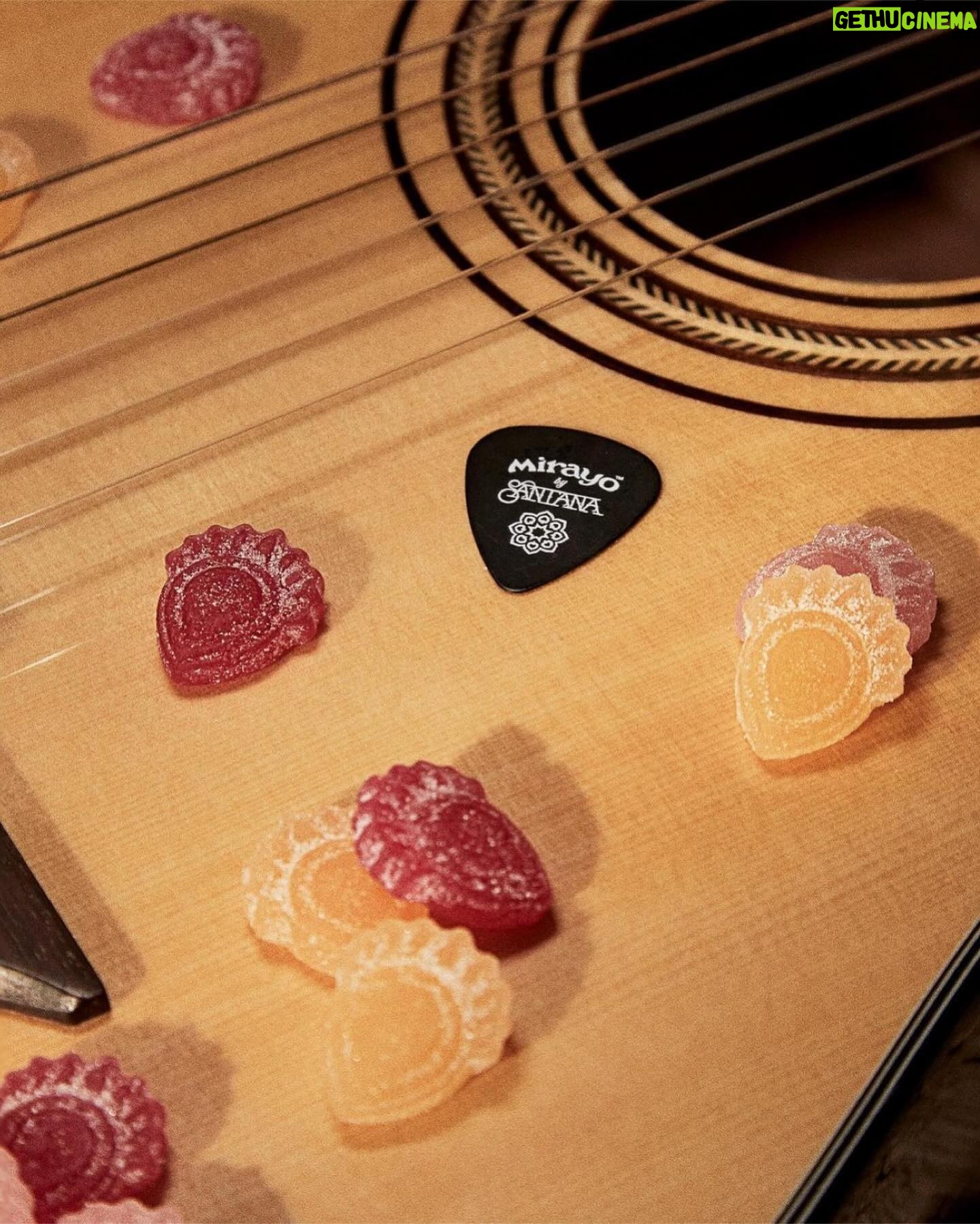 Carlos Santana - 3.9K Likes - Repost from @mirayo.by.santana
•
Transcend the ordinary with #Mirayo Solventless Hash Ros!n Gummies 💛
An artisanal experience within each of three categories of consciousness, Mirayo Solventless Hash Ros!n gummies are created with natural fruit flavors and infused with solventless hash ros!n, guiding you to creative expression, harmonization of the body and mind or insightful stillness.
