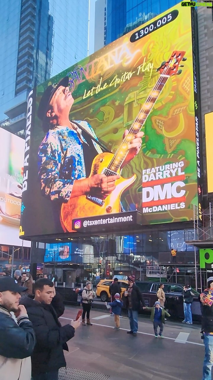 Carlos Santana - 8K Likes - Santana in Times Square⚡ Thanks to everyone for supporting and streaming “Let The Guitar Play” 🎸