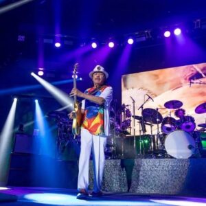 Carlos Santana Instagram - Amazing night in In Victoria BC @colinsmithtakespics 
 @sofmcvic @livenationbc
#saveonfoodsmemorialcentre #livenation #carlossantana #carlossantanatour #blessingsandmiracles #rock #rockandroll #guitar #colinsmithtakespics #santana #carlossantana