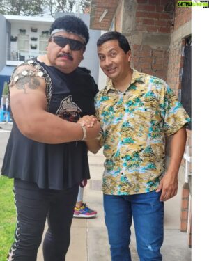 Carlos Solano Instagram - Con Manuel Escalante, más conocido como Pacho, en la ficción pero también en la vida real. O sea, Pacho hace de Pacho 😃