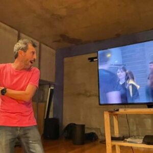 Carlos de Niggro Instagram - Fim de semana de imersão num Workshop incrível: @quandoacendeacamera. 
Além das trocas de experiências e descobertas sobre o nosso ofício, a delícia de encontrar gente linda e talentosa no primeiro curso presencial.
Obrigado @elielf @elielferreira2020, meu querido amigo/irmão pelo presente!❤
Obrigado @izaboxcultural e a todos os novos amigos dessa jornada.
#eduardomilewicz @edumil1
#naminhapelepreta