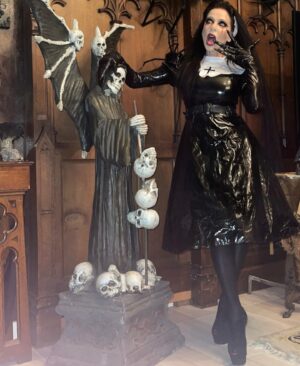 Carlton Elizabeth Instagram - ‘Get thee to a nunnery’  #halloween #hamlet