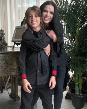 Carlton Elizabeth Instagram - Cross 🌟
Baby another bloody year! Congrats my love here’s to 6th grade🖤 u consistently make me proud, mad respect for the feminine, love for all, u do not judge, u r not the norm my son and I am so fucking proud of u! Change hearts change minds🌛🌕🌜