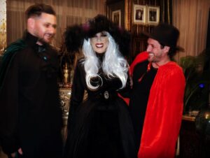 Carlton Elizabeth Instagram - Never too early to begin.. 🧙‍♀️ #october