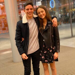 Carmel Laniado Instagram - So great seeing you again @harrycollettactor ❤️ Can’t wait for everyone to see what we’ve been up to @dolittlemovie 🐭🦍🐅🐋🐵🦊🐶