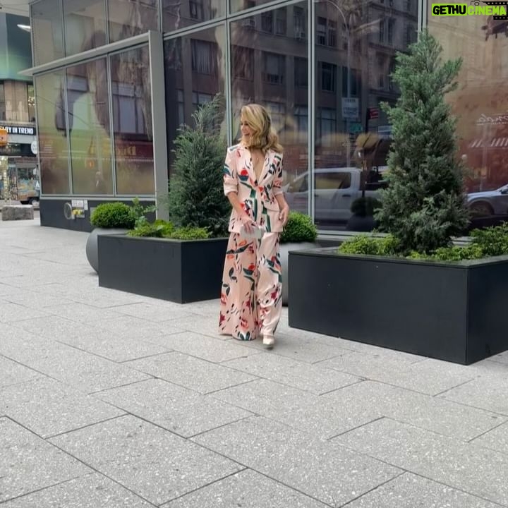 Carmen Aub - 3 Likes - New York 🗽 is always a good idea!
Styled by @readingp
Joyas @nashiraarnostudio
Glam @tntagency
#NBCU24
#NBCUniversal
#Telemundo