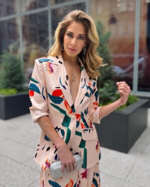 Carmen Aub Instagram - New York 🗽 is always a good idea!

Styled by @readingp
Joyas @nashiraarnostudio
Glam @tntagency

#NBCU24
#NBCUniversal
#Telemundo