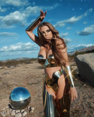 Carmen Electra Instagram - take me to moon, let’s play amongst the stars 💫

@tamarathornegould 
Photo by: @ajkphotography 
Makeup by: @moidariandarling 
Hair by: @gypsystrampsnthieves 
Styled by: @sammiethestylist
Custom Outfit by: @selfhood_official
@thaermustafa01 

⭐️ more pics in the #linkinbio 👀