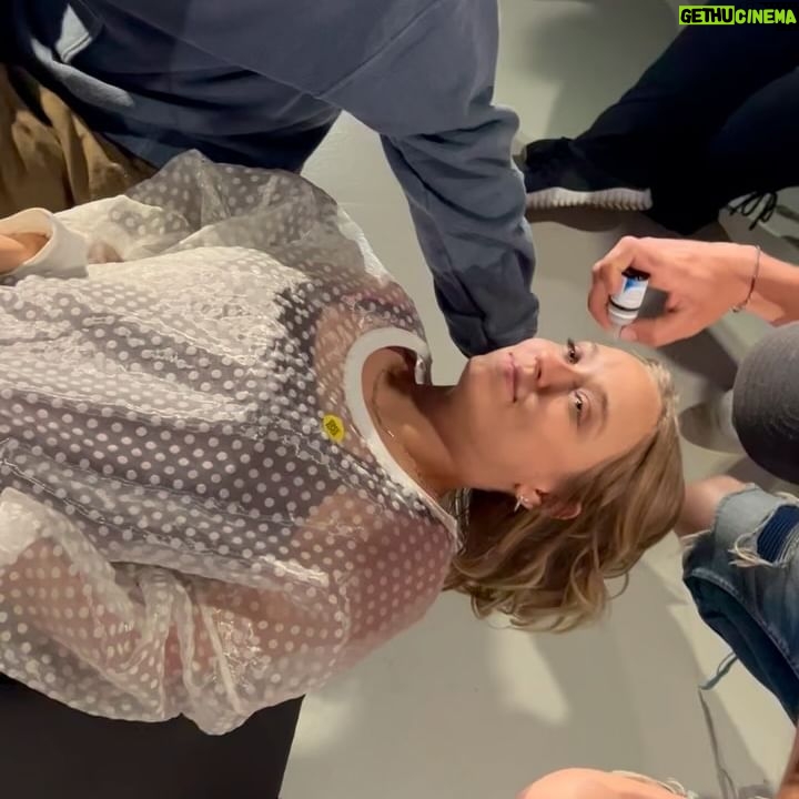 Caro Cult - 1K Likes - Mittwoch 20.15 im Ersten läuft unsere Komödie „Heribert“ ! Hier habe ich für euch eine kleine Sammlung an Momenten unserer Dreharbeiten in Wien und Linz zusammen gestellt. 🥰
Ein Film voll Witz, Freundschaft, Tech und Social Media! -also wer schaltet ein? 🍿☺️🙋🏼♀️
#stadtkomödie #heribert