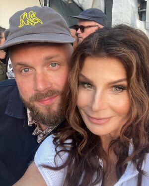 Carola Häggkvist Instagram - Tylösand!! Nu kör vi.. GLÄDJE! Hela bandet på plats. @emanuelnorrby @stekiz @viktoriaglans @michelsantunione @jivansson @hoteltylosand @nojetkonsert  @halmstadcity @jubel.artistagency @borninstockholm @stureoptikern @carolamerch