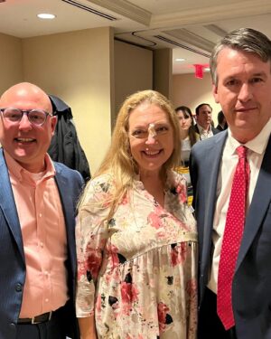 Carole Baskin Instagram - #tbt #throwbackthursday to a ton of meetings over the past year with @carolebaskincat on the #bigcatpublicsafetyact. Let’s get this bill passed through the Senate today! Call 202-224-3121 and ask your Senators to support and pass the Big Cat Public Safety Act today!