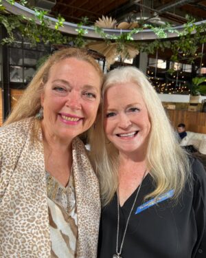 Carole Baskin Instagram - Just met this cool cat, Sharon Lechter, at #SecretKnock2022 #SecretKnock #CaroleBaskin