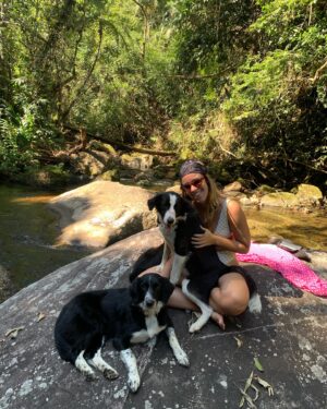 Carolina Chalita Instagram - Entre os Sacis e as Fadas 🧚🏽 

#viagemdasmeninas #girltrip #nomato #naturephotography #riobonitodelumiar #serracarioca
