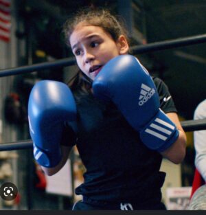 Caroline Dubois Instagram - I’ve been following the journey of this champ for a while now! I first saw her when she did a pad session with Katie Taylor at Katie’s open work out! I was impressed by her skills and said she is one to watch for the future. You can imagine my shock after finding out she was diagnosed with brain cancer a few years ago! But it’s the silva family strength which shocks me most, inspite of everything they have kept there faith in god! And that they will find a way! It has inspired me, and I hope it inspires you as well. If you click on the link on @jesselyn_silva bio you can donate anything is appreciated! 
I’ve followed her journey as a boxer and now it’s time for me to follow it as a fighter too ❤️❤️❤️