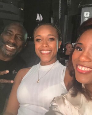 Caroline Dubois Instagram - Recap of last night; 
 Seeing @laurenprice capture world titles in her homecoming! The Cardiff fans were unreal 🏴󠁧󠁢󠁷󠁬󠁳󠁿🔥 
Commentary with the sky team 🙏🏿🔥

And a thank you to @alexisbittar for the gorgeous earrings