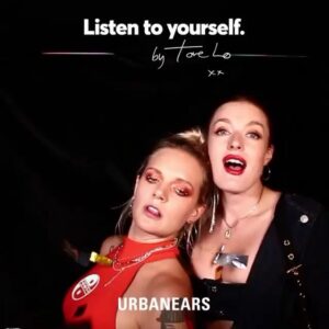 Caroline Hjelt Instagram - 😜😉❣️💋 @tovelo  #urbanears