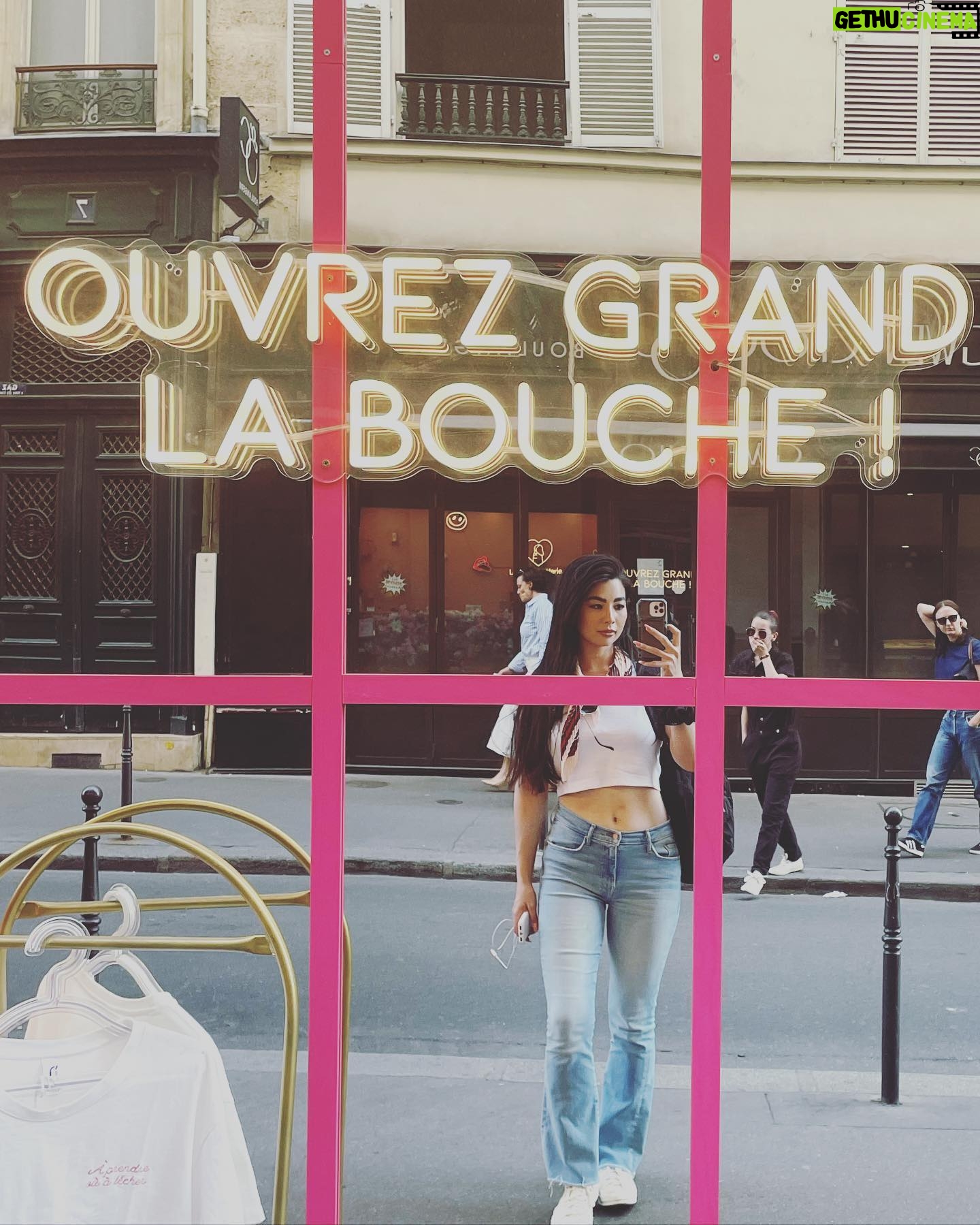 Caroline Kwan - 3.2K Likes - Paris, part deux! š