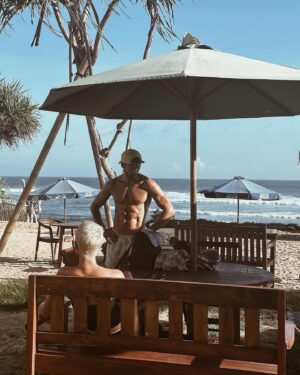 Caroline Receveur Instagram - Mom & Dad in Bali ❤️‍🔥
