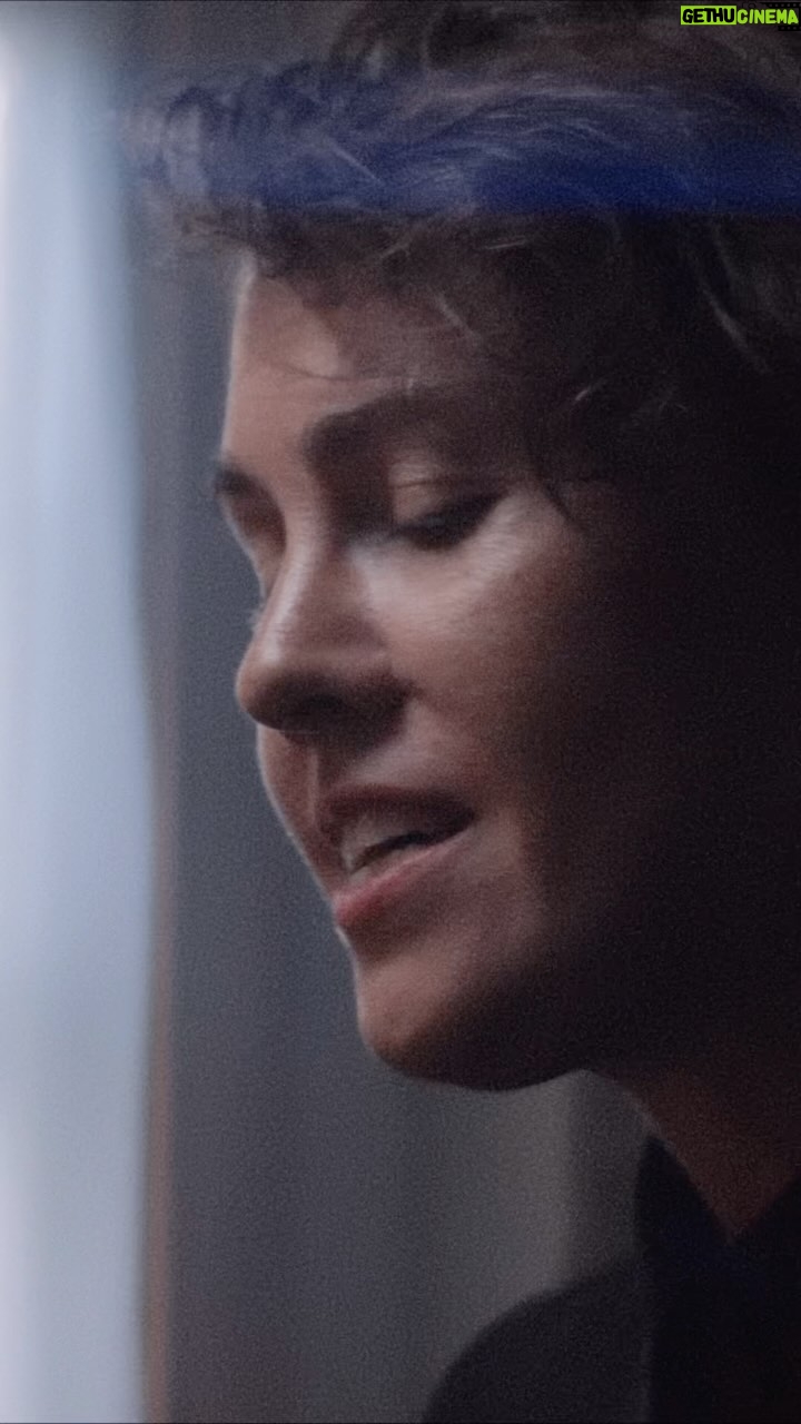 Caroline Shaw - 472 Likes - Hereās a bit of the new video for āSing On,ā from @CarolineAdelaideShaw and @SoPercussionās new album, āRectangles and Circumstance,ā out today. It was directed by @FourTenMediaās @EvanmChapman and @KevinEikenberg.
#CarolineShaw #SoPercussion #RectanglesAndCircumstance #SingOn #Nonesuch #NonesuchRecords