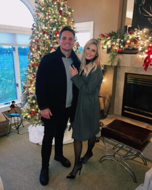 Carrie Wampler Instagram - Highlights of Christmas ‘23🎄🎁

Two hometowns, family we adore, one beautiful barn, lots of cute babies, 100 cups of coffee, endless game nights and too many cinnamon rolls. Very grateful this holiday season♥️
