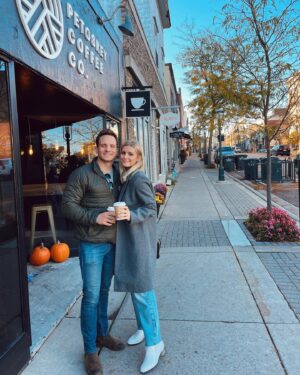 Carrie Wampler Instagram - Northern Michigan & Southern Illinois🍁🍂 Nothing better than fall in the Midwest with our sweet family🫶🏼🥰