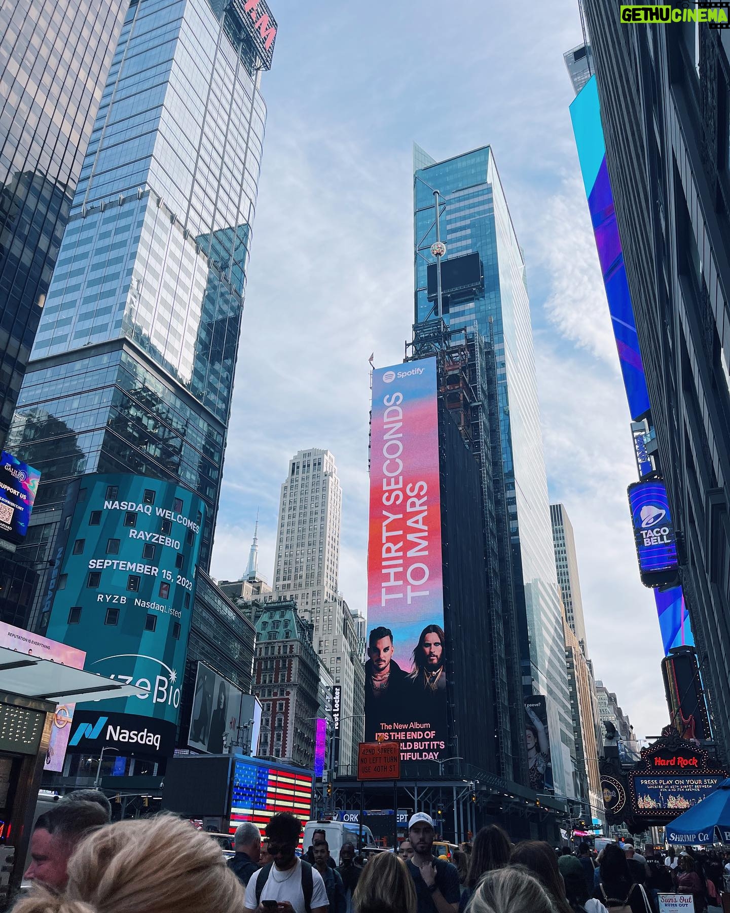 Carrie Wampler - 244 Likes - New York for a minuteā¦š½ššš