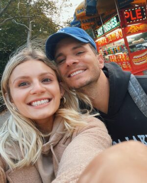 Carrie Wampler Instagram - New York for a minute…🗽🍕🌆🍎