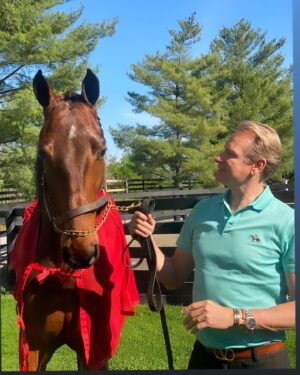 Carson Kressley Instagram - Springtime in Kentucky! @saddlebredofficial