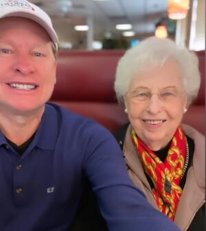 Carson Kressley Instagram - So very lucky to have the best mom in the world.